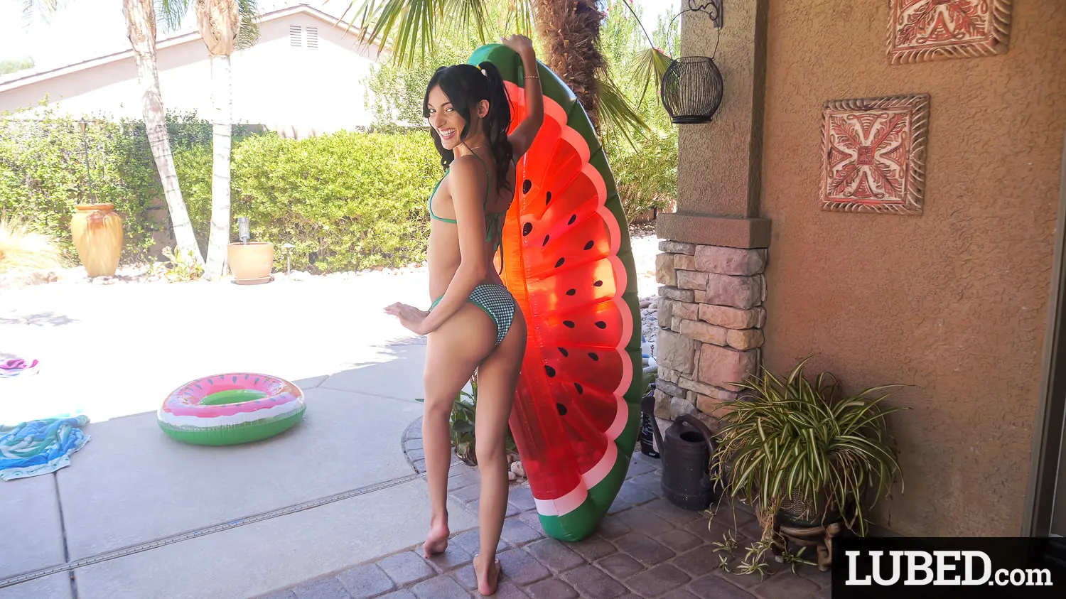 Laynee James - Dripping Temptation | Picture (2)