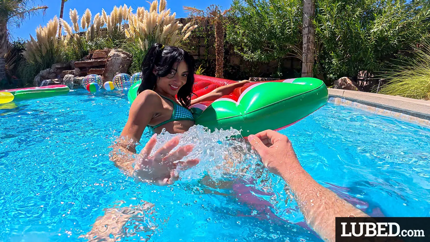 Laynee James - Dripping Temptation | Picture (7)